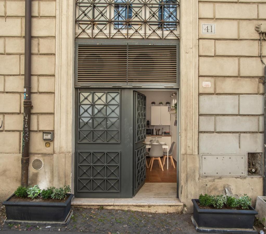 Colosseum Royal Apartment Rome Exterior photo